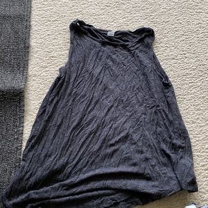 Cute gray tank top with freckled specks!